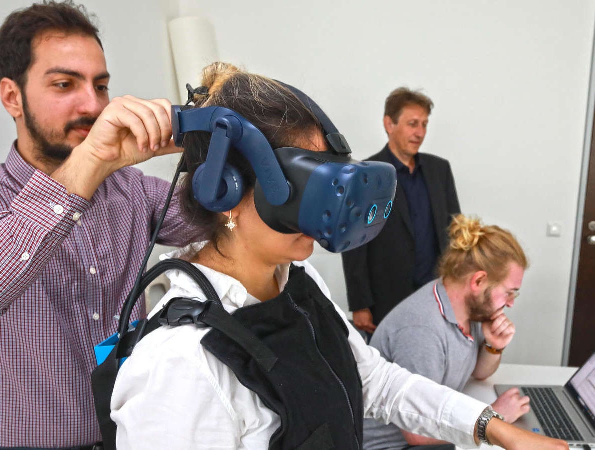 Image portraying news item